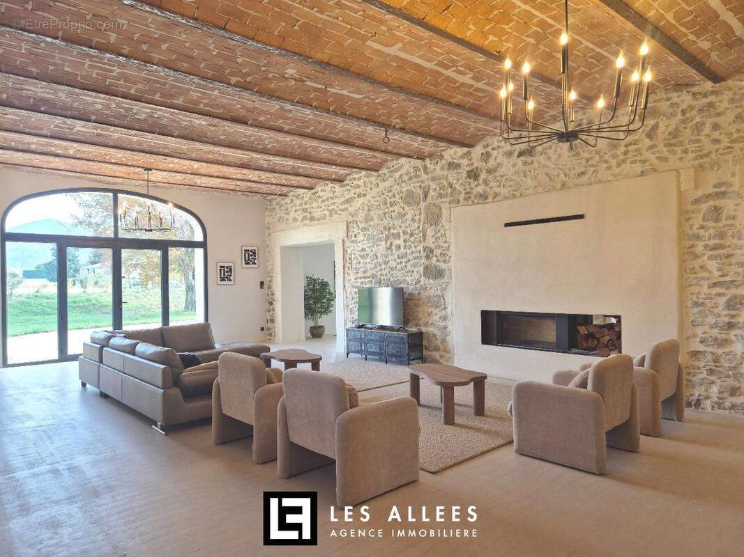 Maison à PUY-SAINT-MARTIN