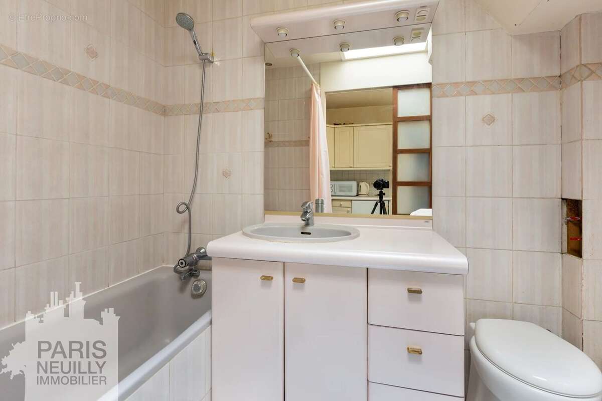 Appartement à PARIS-16E