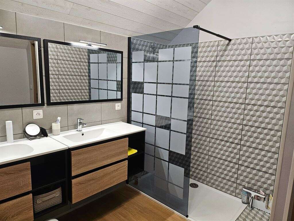 Maison à EAUX-BONNES