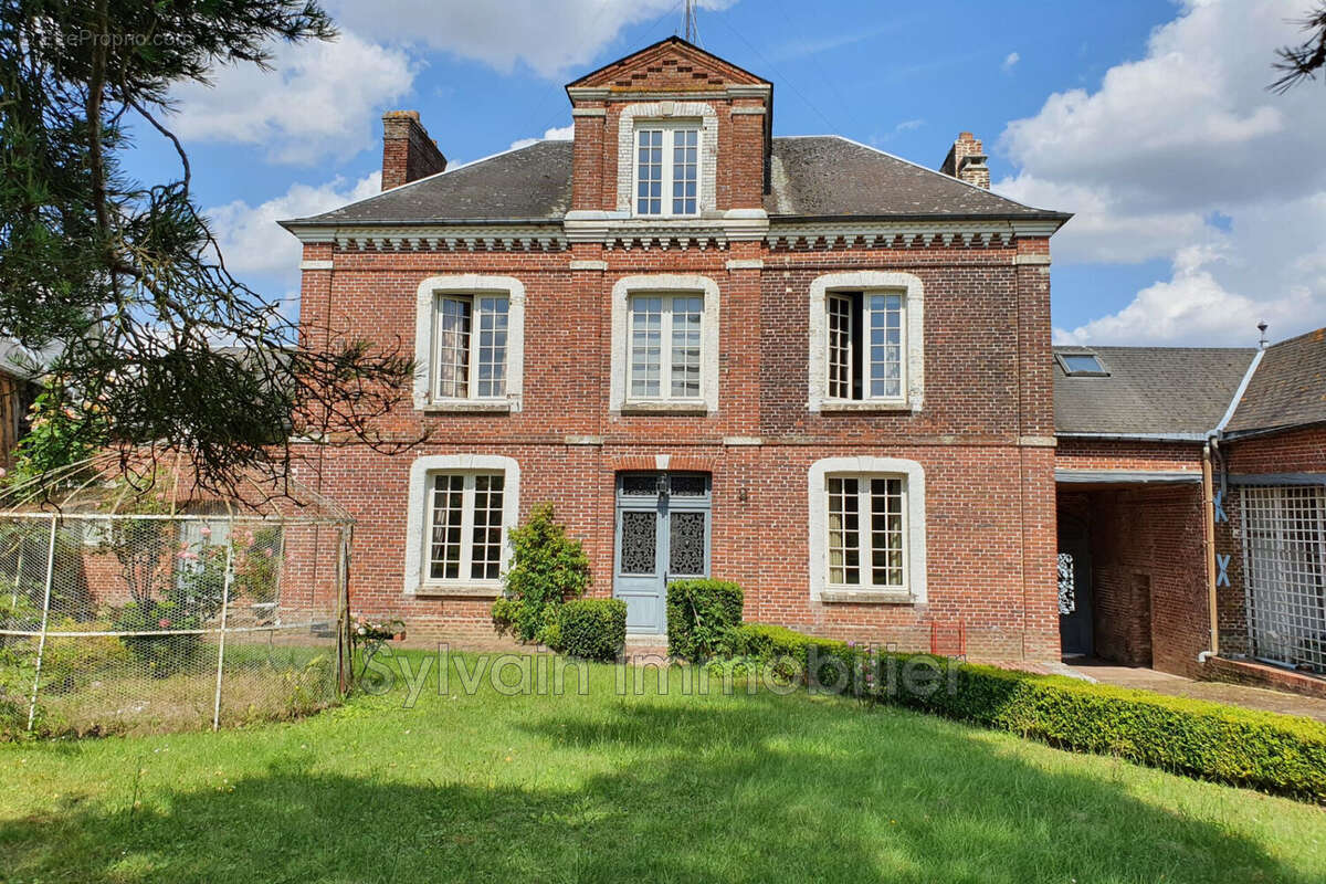 Maison 231 m² à Songeons  - photo 3