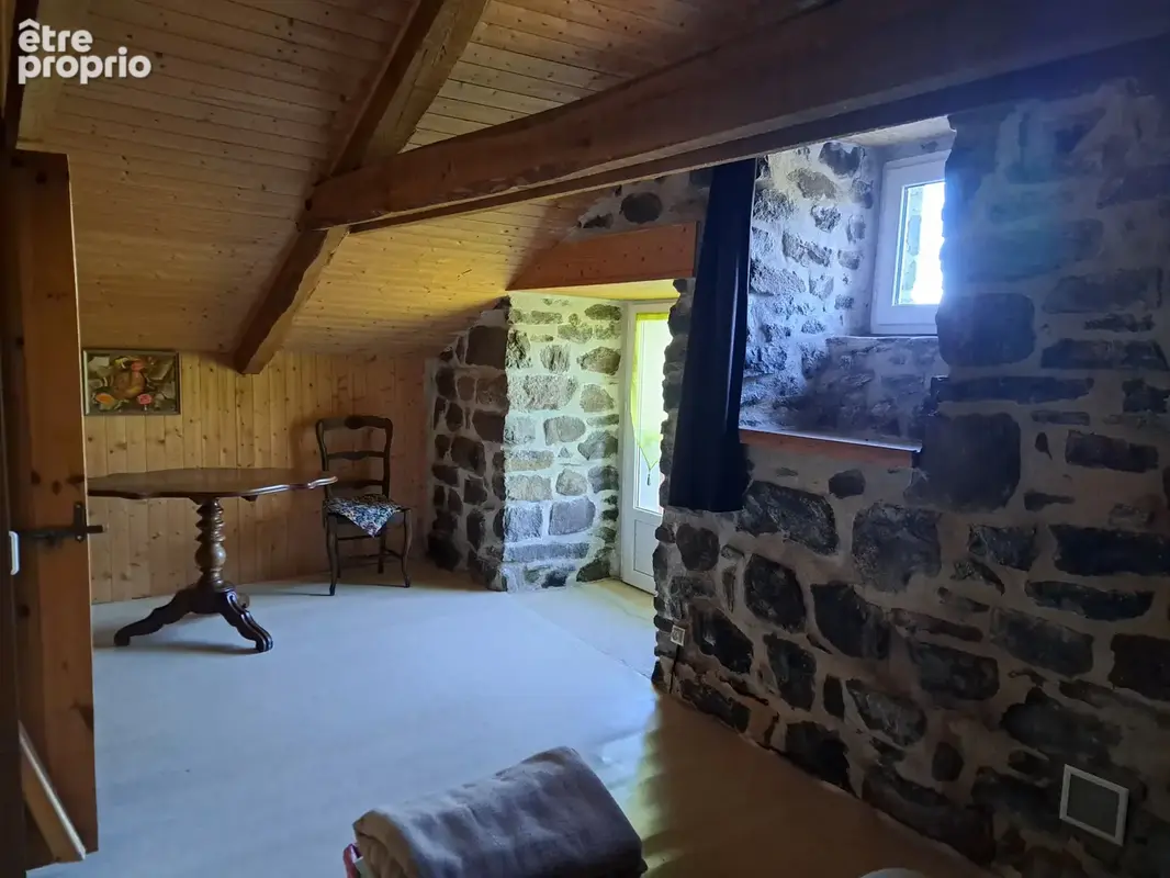 Ancienne petite chaumière au toit de lauzes sur 6000 m2 de terrain - photo 14