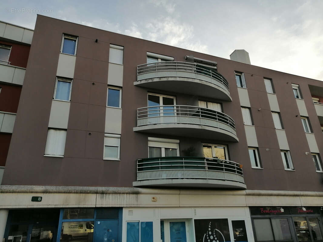 Appartement à SAINT-THIBAULT-DES-VIGNES