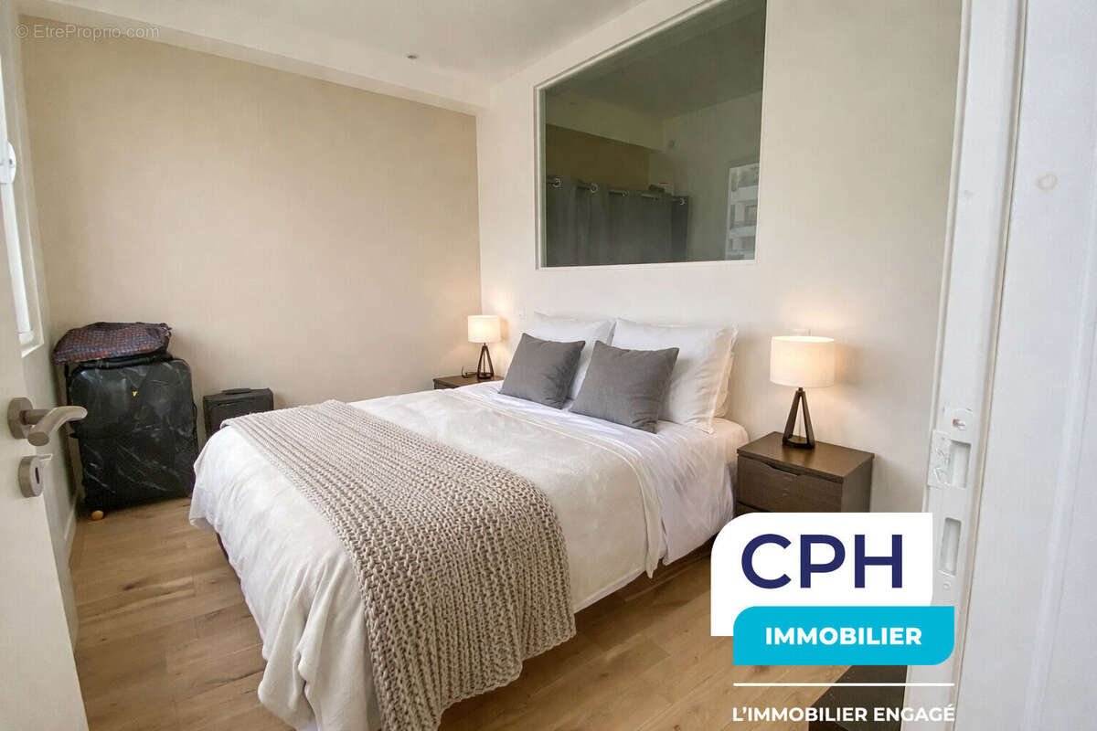 Appartement à COURBEVOIE