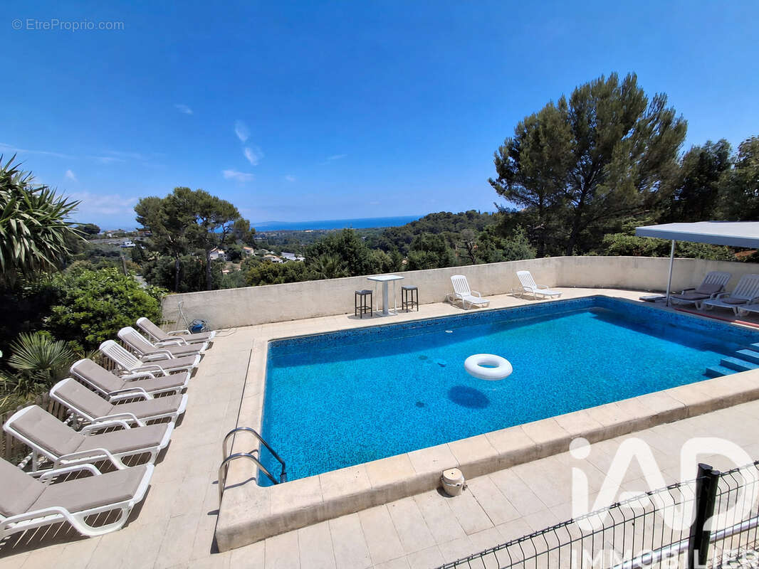 Maison 350 m² à Antibes  - photo 2