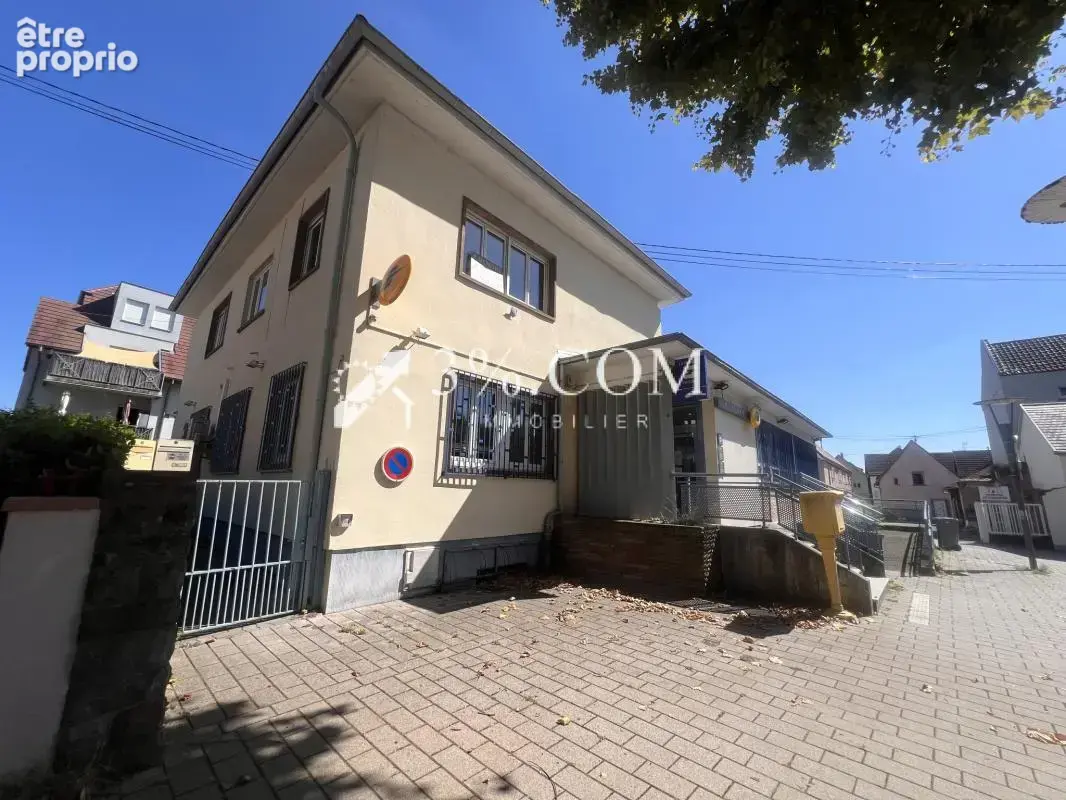 3%COM Magnifique appartement F3 87m2 rénové avec cave et gar - photo 3