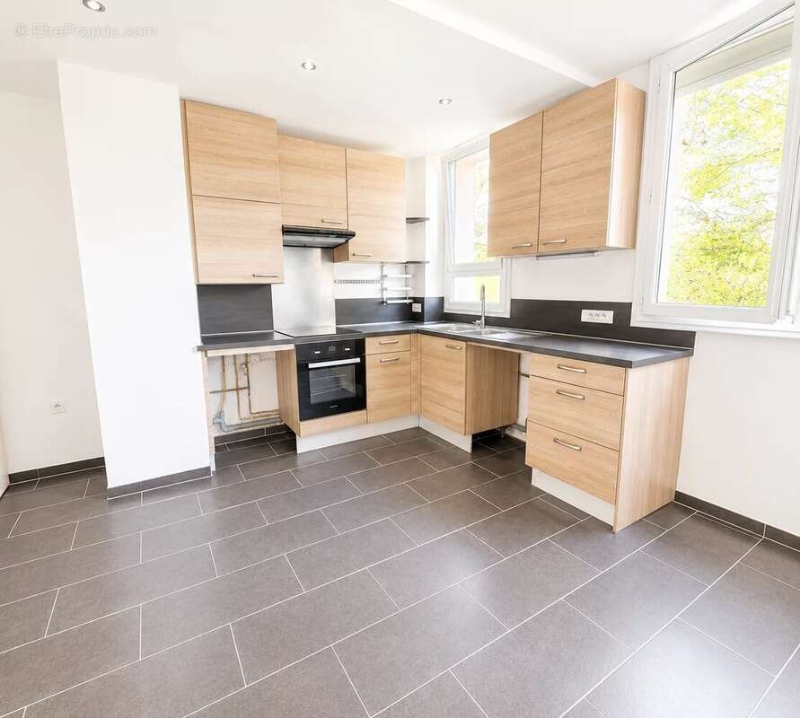 Vend Appartement 3P 70m2 Carros - photo 3