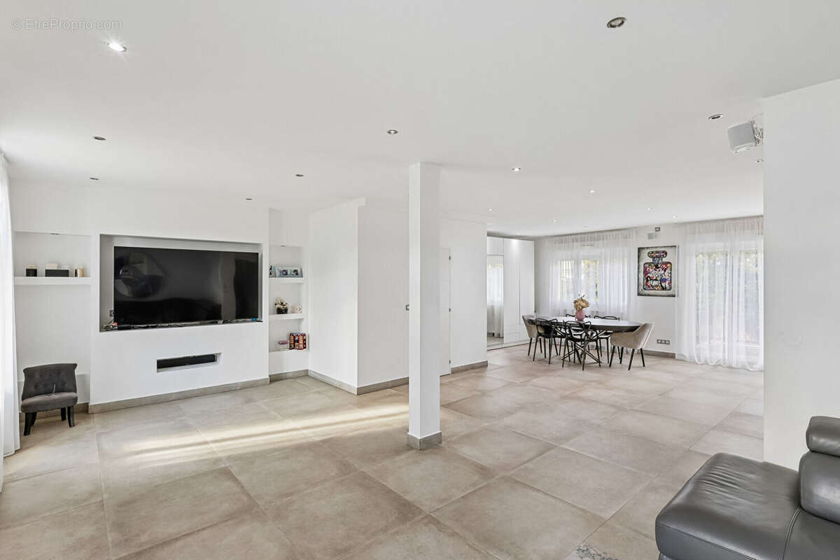 Maison à LES PAVILLONS-SOUS-BOIS