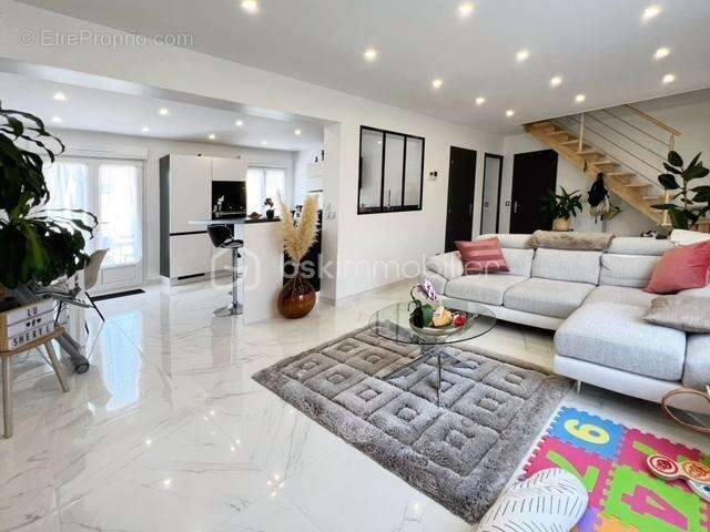 Maison à CHAUMES-EN-BRIE