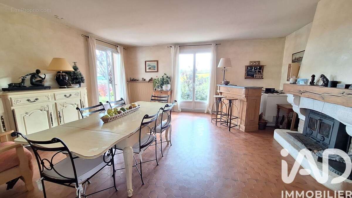 Maison 106 m² à Saint-Jean-Des-Vignes  - photo 4