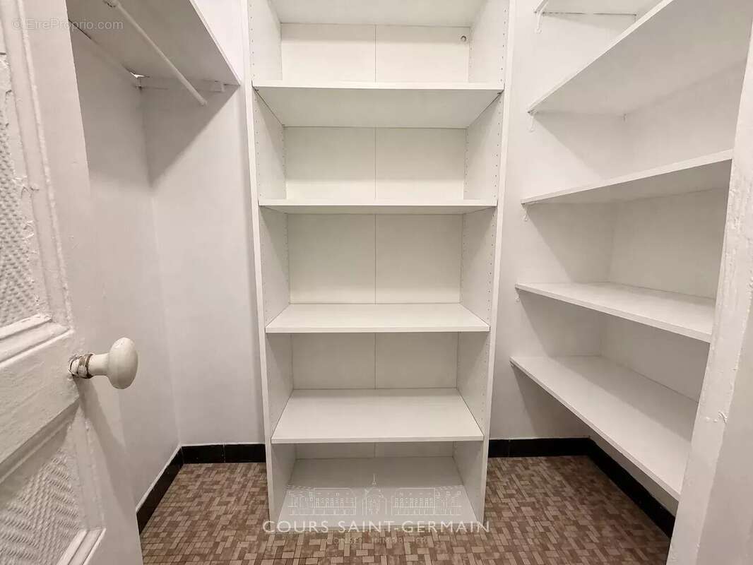 Appartement à PARIS-3E
