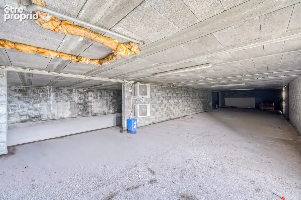 Local de 600m2 sur parcelle de 1000m2 - photo 11