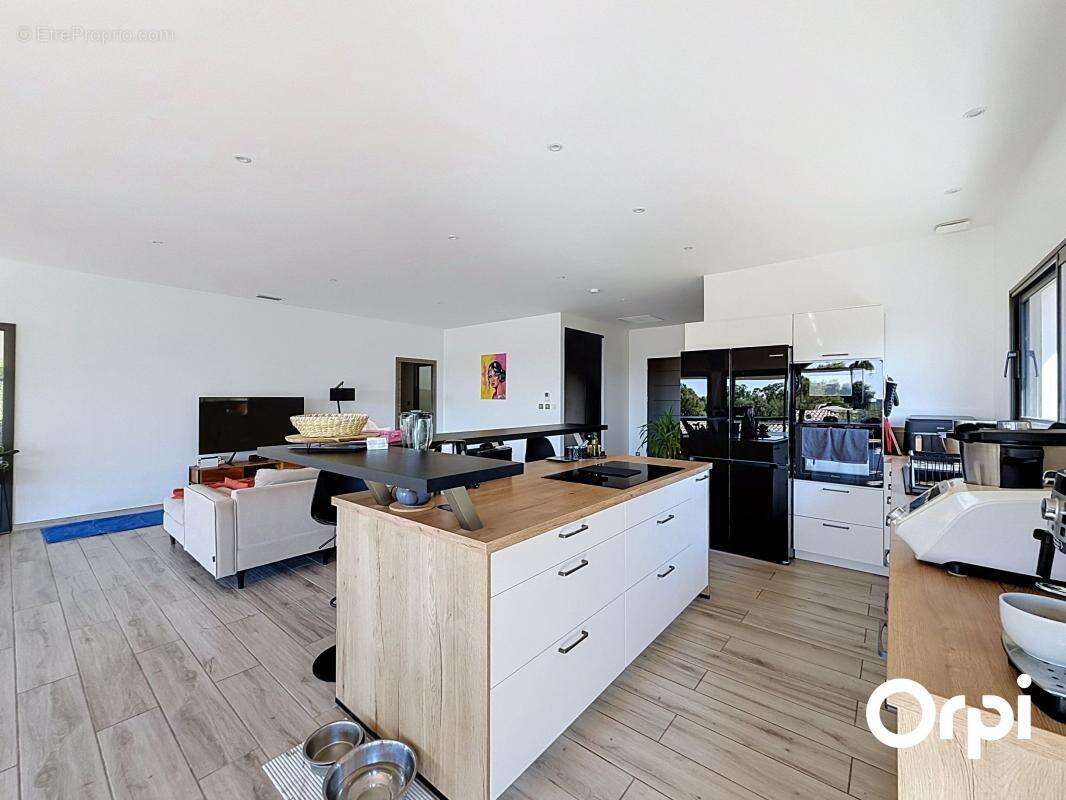 Villa F4 avec F2 indépendant et bureau – Vue mer & montagne - photo 8