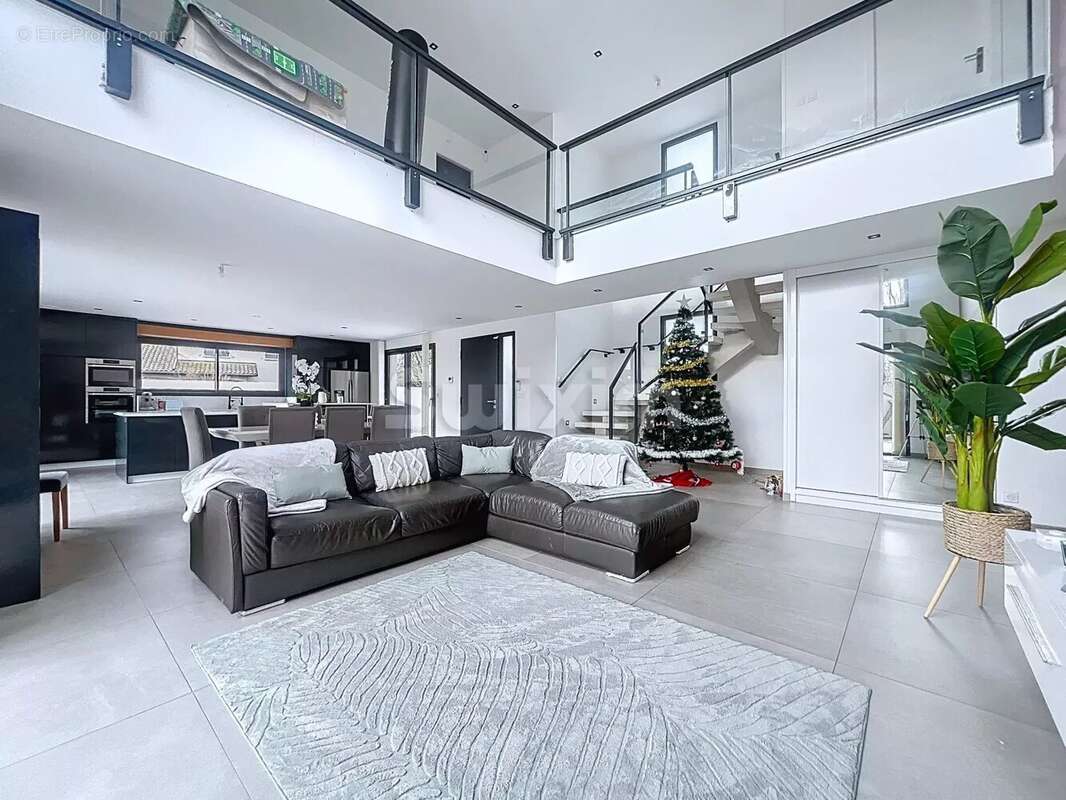 Maison à VILLARS-LES-DOMBES