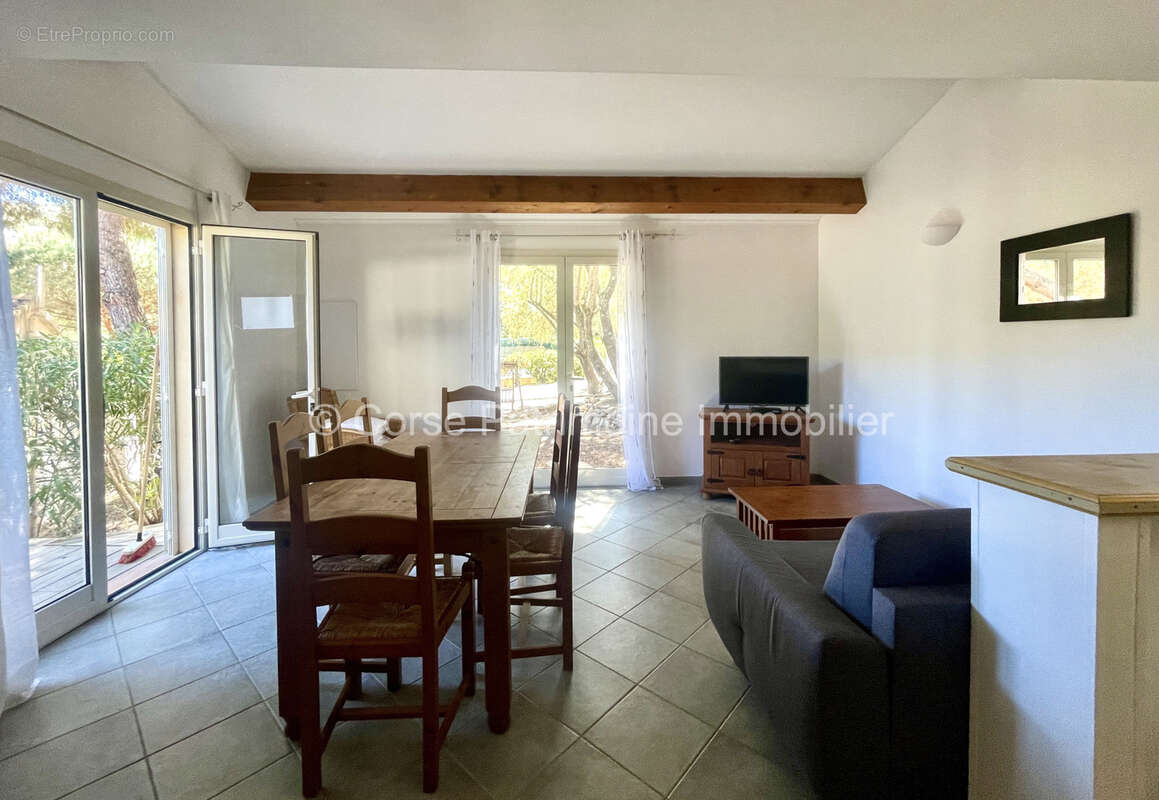 Mini villa en duplex dans une résidence sécurisée route de Palombaggia - photo 2
