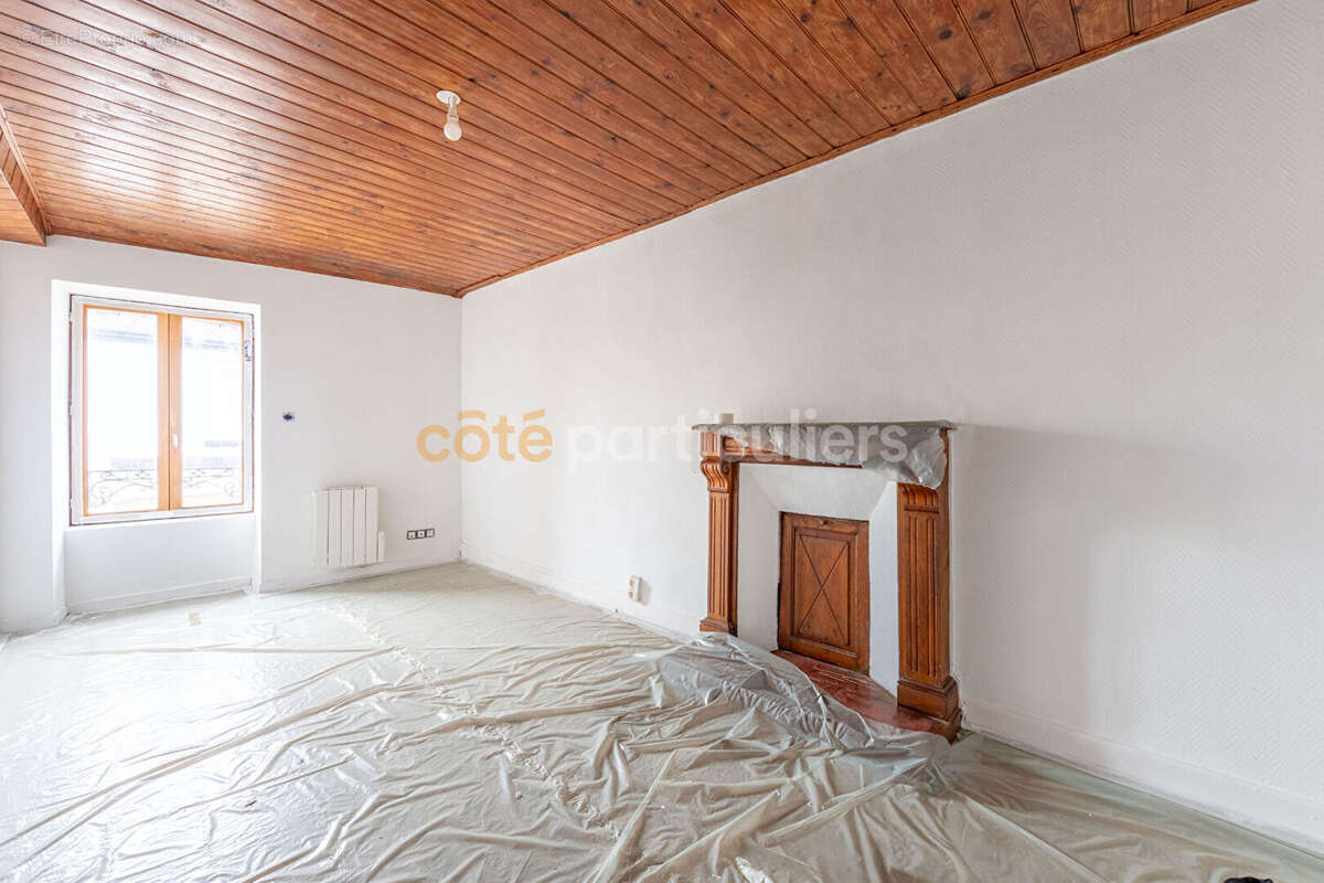 Maison à SAINT-FLORENT-DES-BOIS