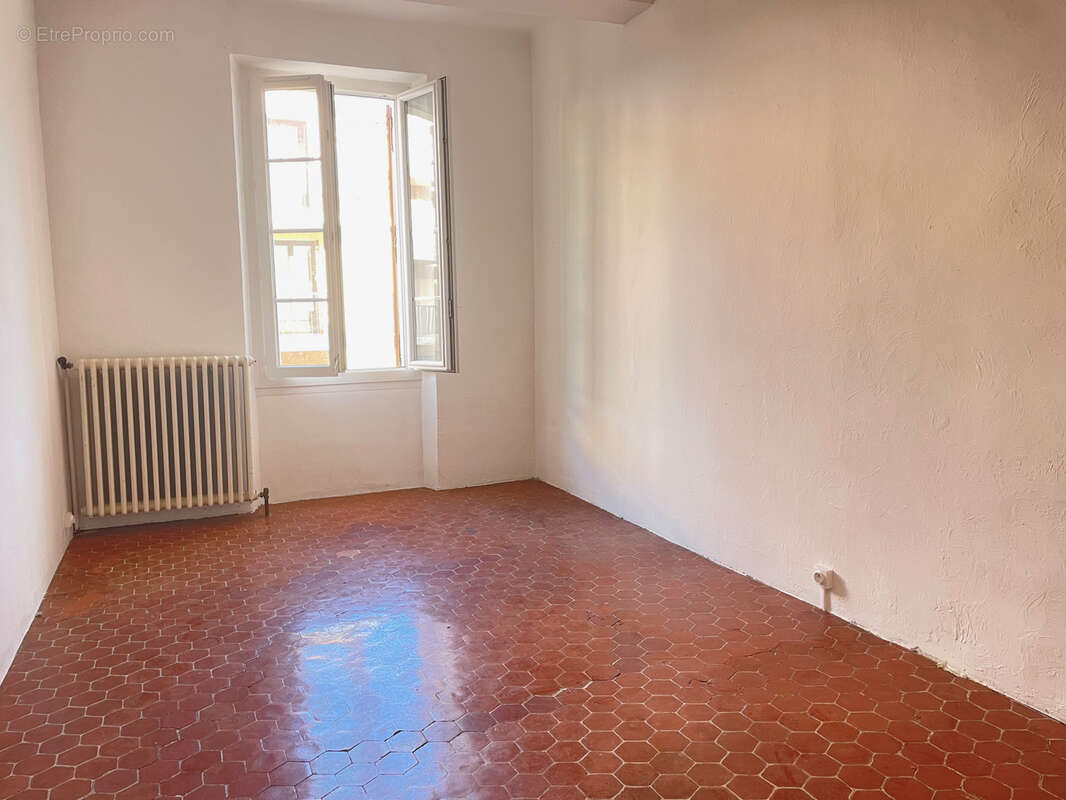 Appartement à SALERNES