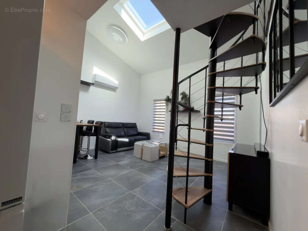 Appartement neuf de 56 m2 meubler à Saint-Maximin-la-Sainte-Baume - photo 3