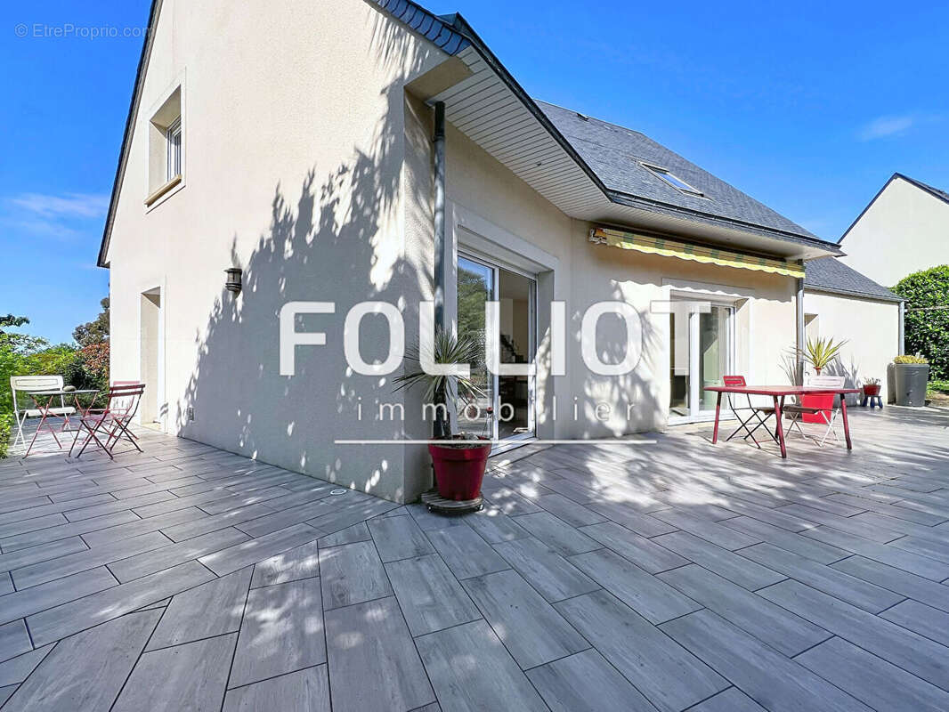 Maison à FONTAINE-ETOUPEFOUR