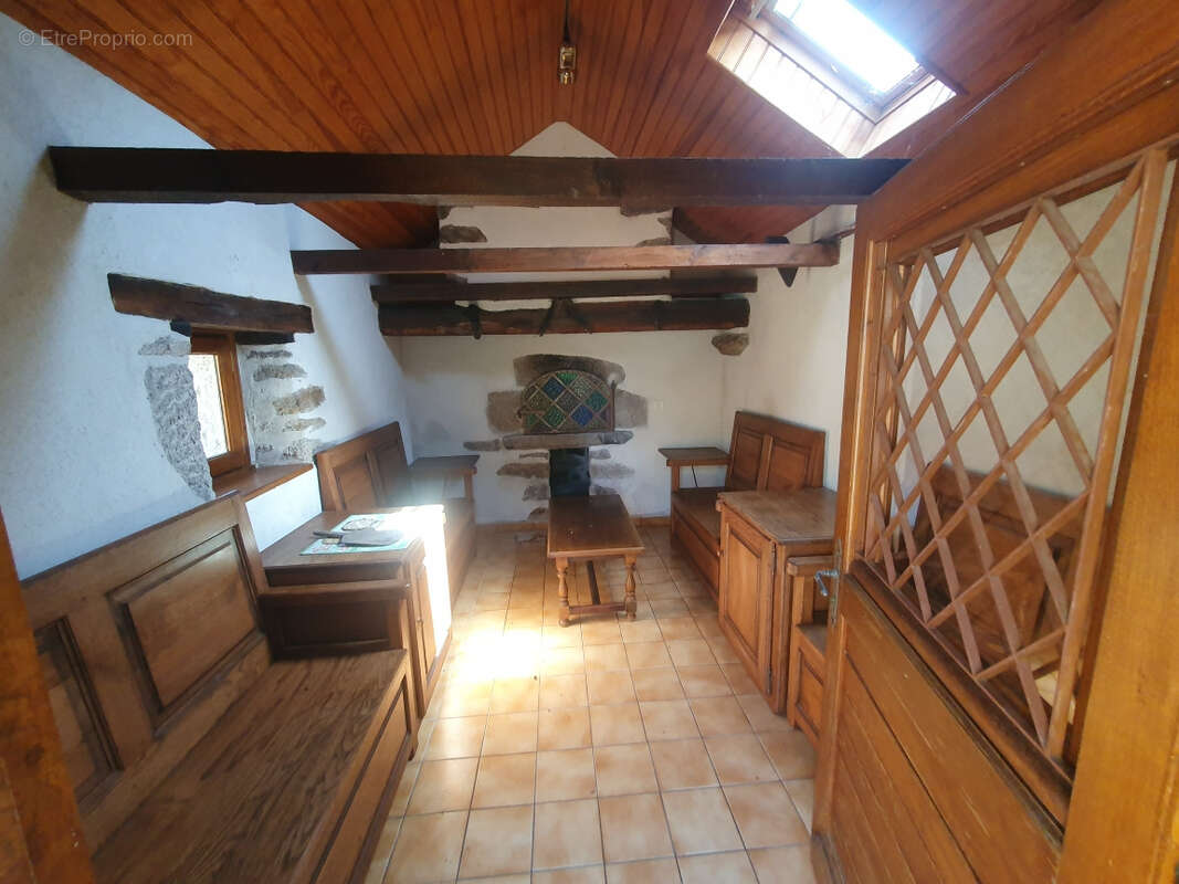 Propriété d'exception en xaintrie, 2,2 ha bois et prés attenants, dépendance ,trés bon état . - photo 20