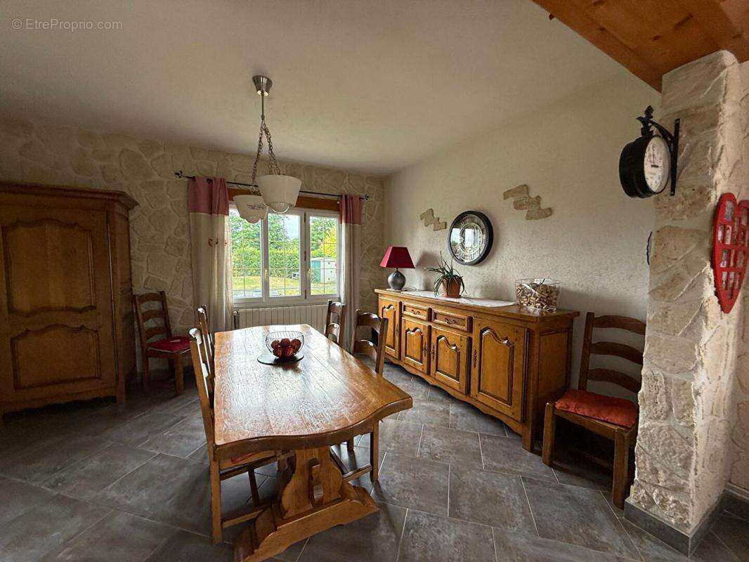 Maison à VARENNES-VAUZELLES