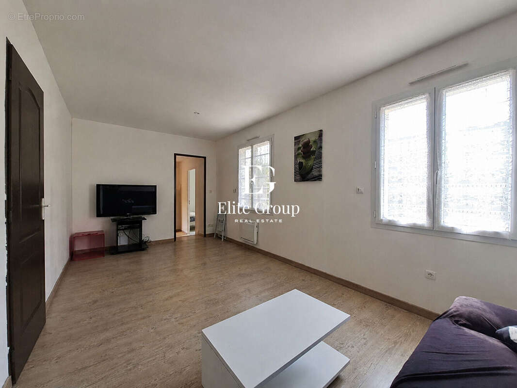 A vendre maison de 107 m² 5 pièces à Chazelles - photo 7