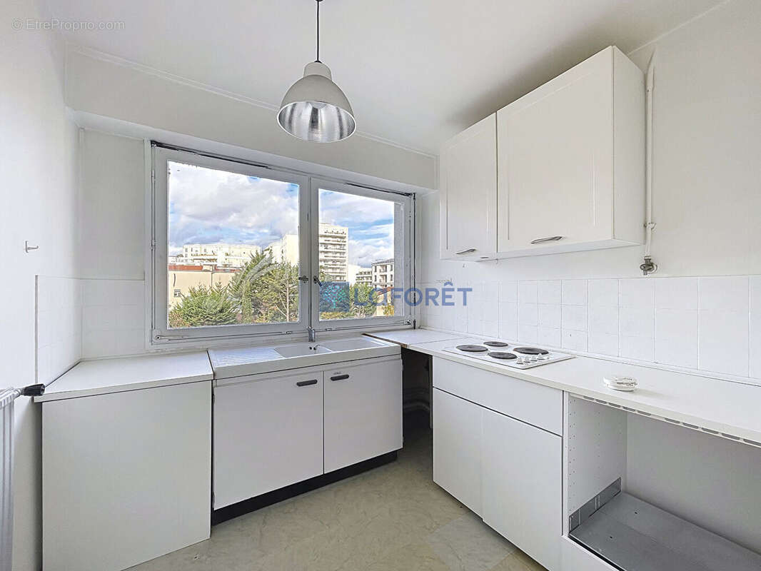Appartement à COURBEVOIE