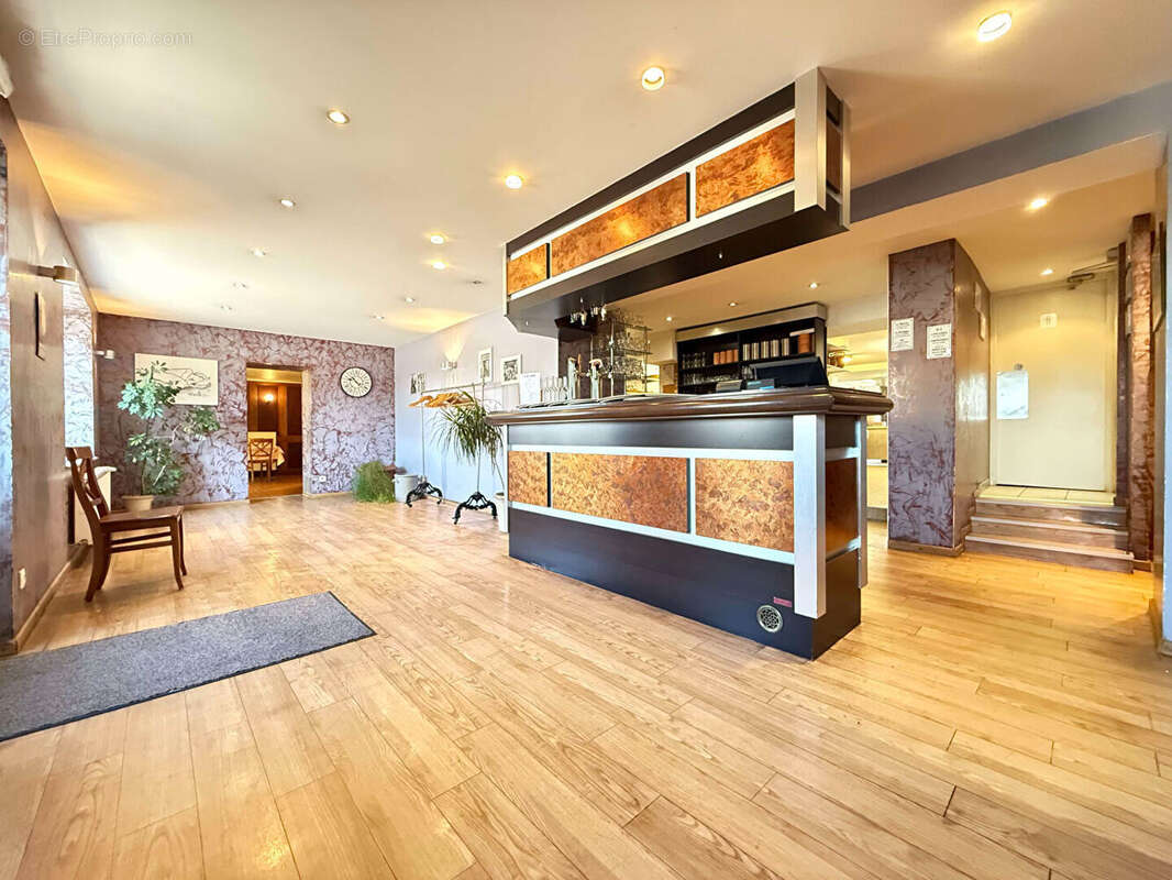 Commerce à MONCEL-LES-LUNEVILLE