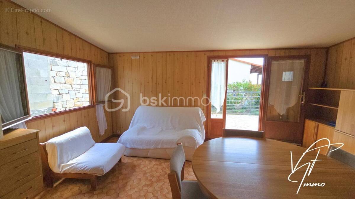 Maison à LE CASTELLET