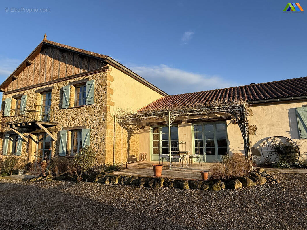 Maison à SEISSAN