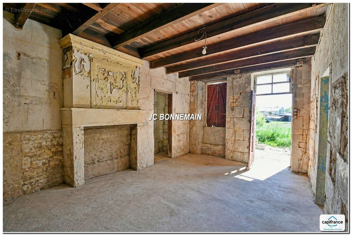 A vendre sur 1,14 Ha - Maison 1 à Réhabiliter 200 m² / Maison 2 Habitable Immédiat CHERMIGNAC (17) - photo 16
