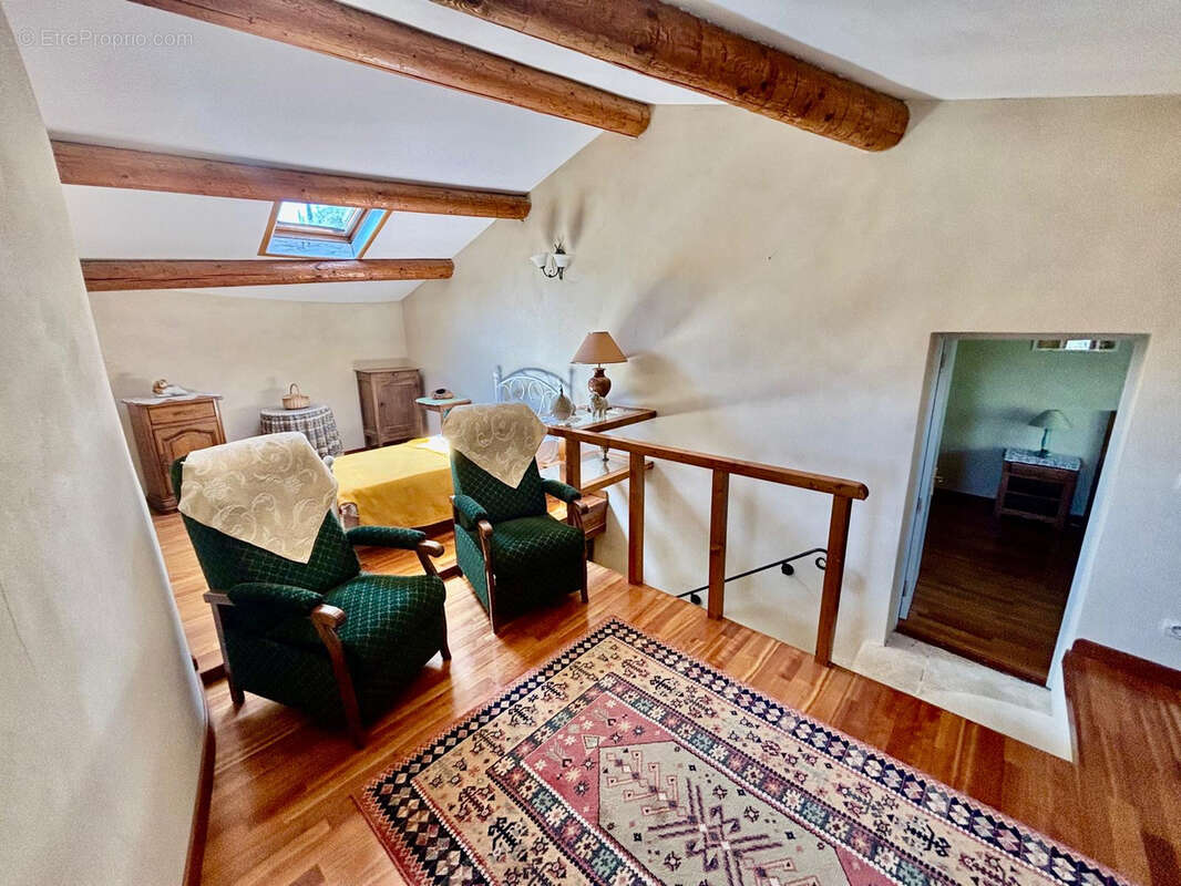 Grignan   Au cœur du centre historique, charmante maison de village avec cave - photo 22