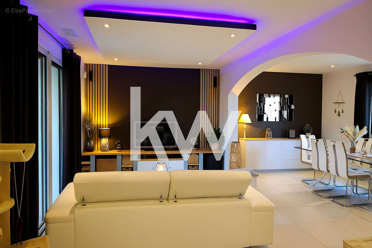 Maison à L&#039;ISLE-SUR-LA-SORGUE