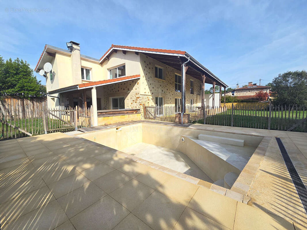 Maison à MIOS