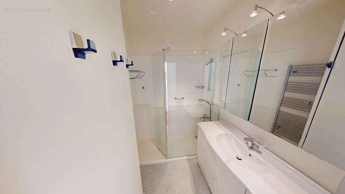 Appartement à VILLENEUVE-LOUBET