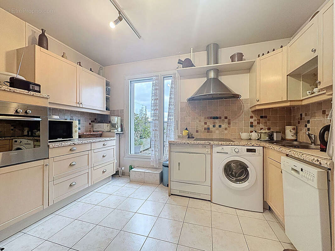 Appartement à NANTERRE