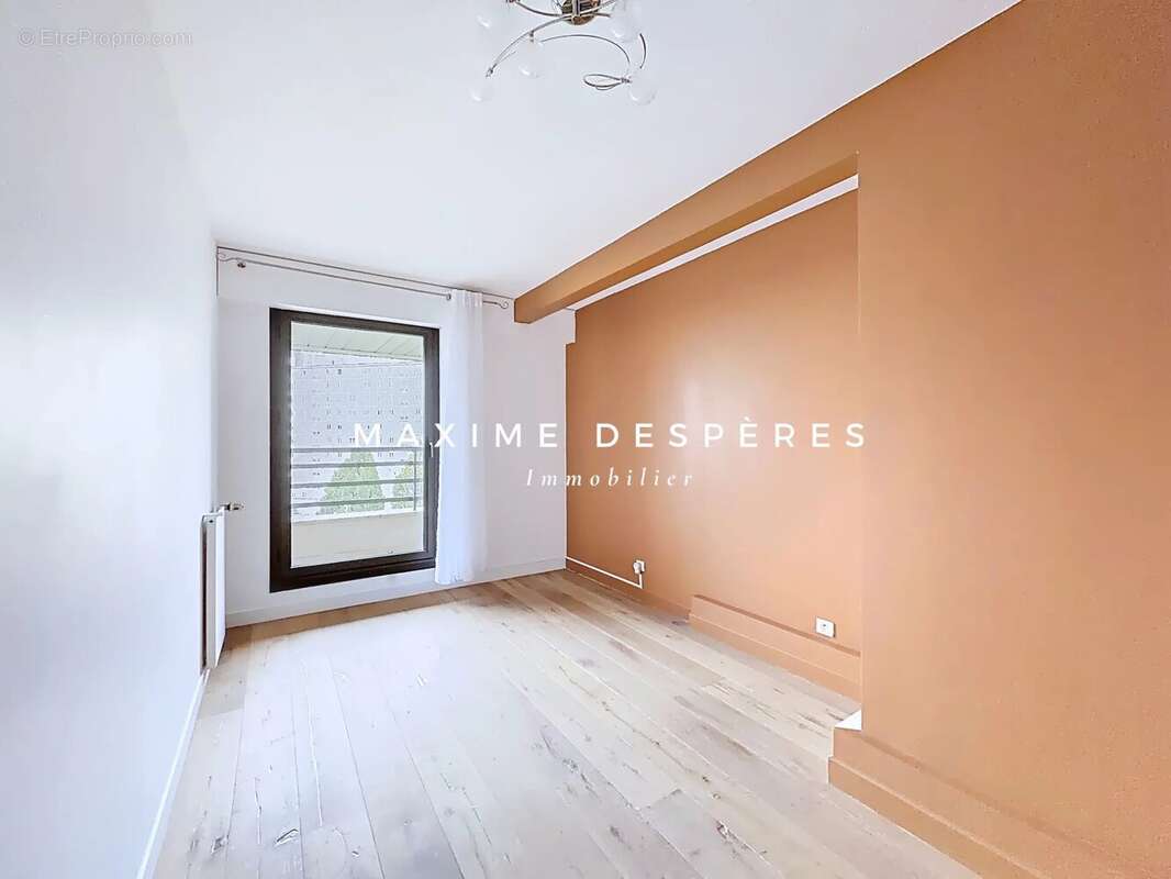 Appartement à LEVALLOIS-PERRET