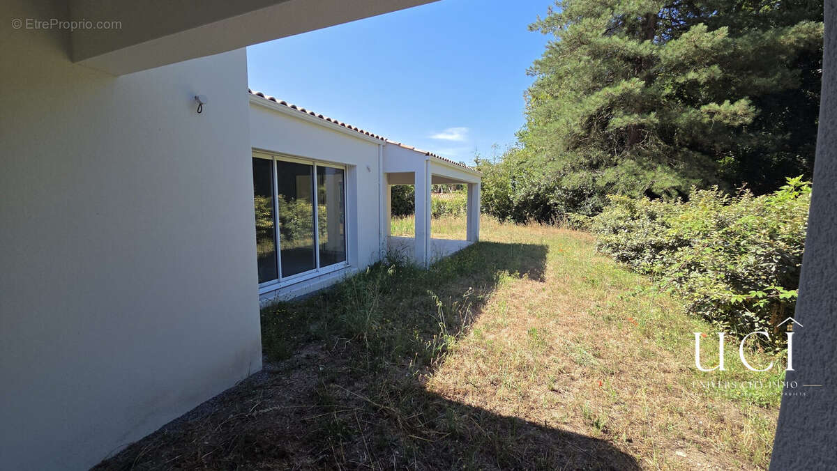 Maison 143 m² à Saint-Gervais  - photo 2