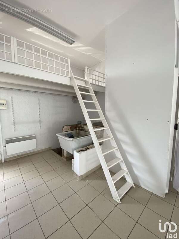 Photo 6 - Commerce à LE PASSAGE