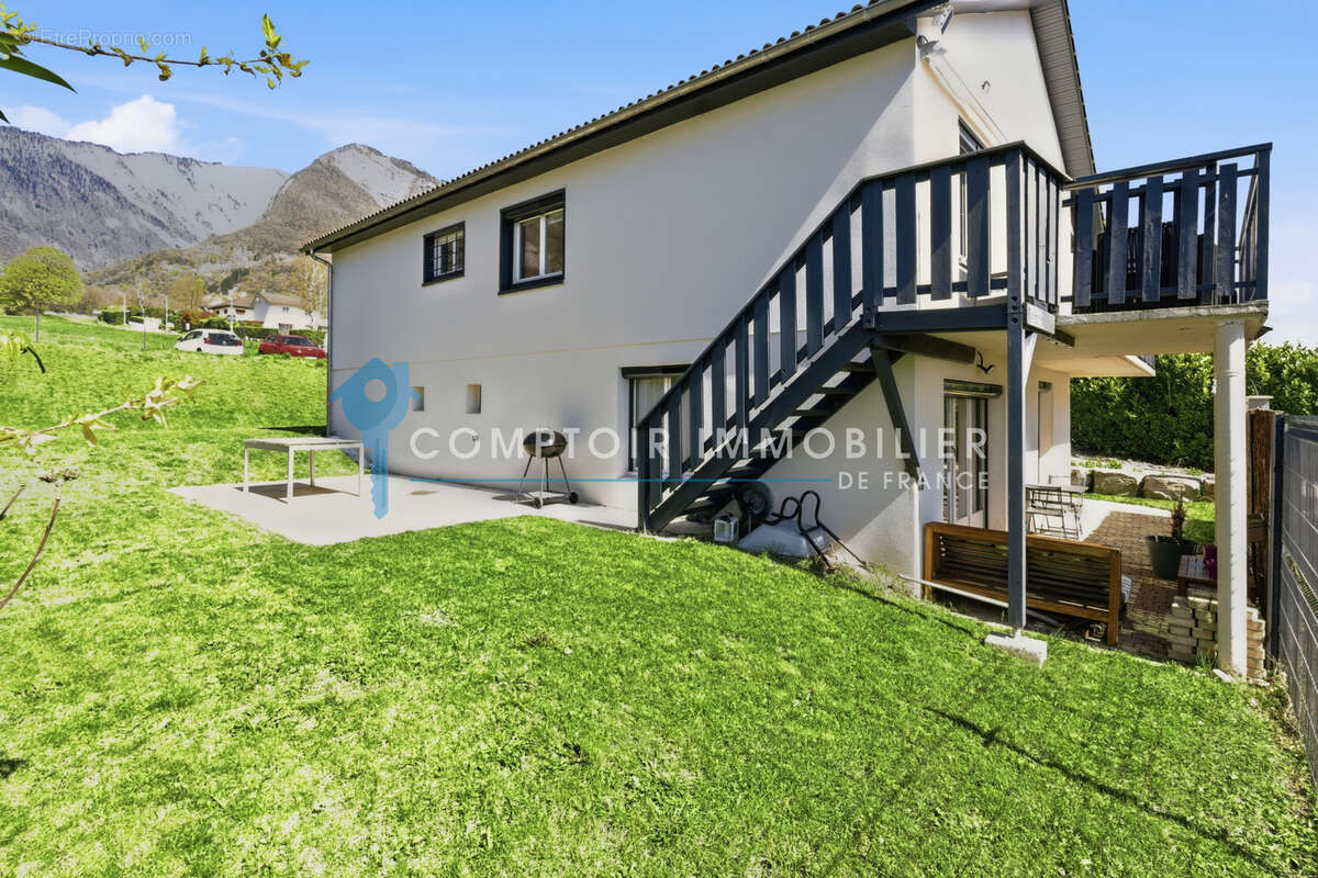 Maison à SAINT-NAZAIRE-LES-EYMES