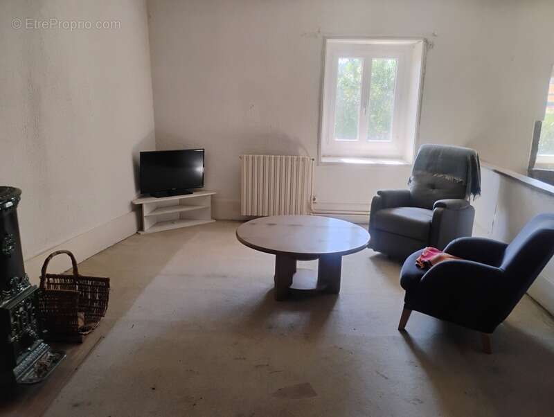 Coup de cœur : Charme, authenticité et potentiel  Maison mitoyenne 5 pièces SAINT PIERRE LE VIEUX (71) - photo 15