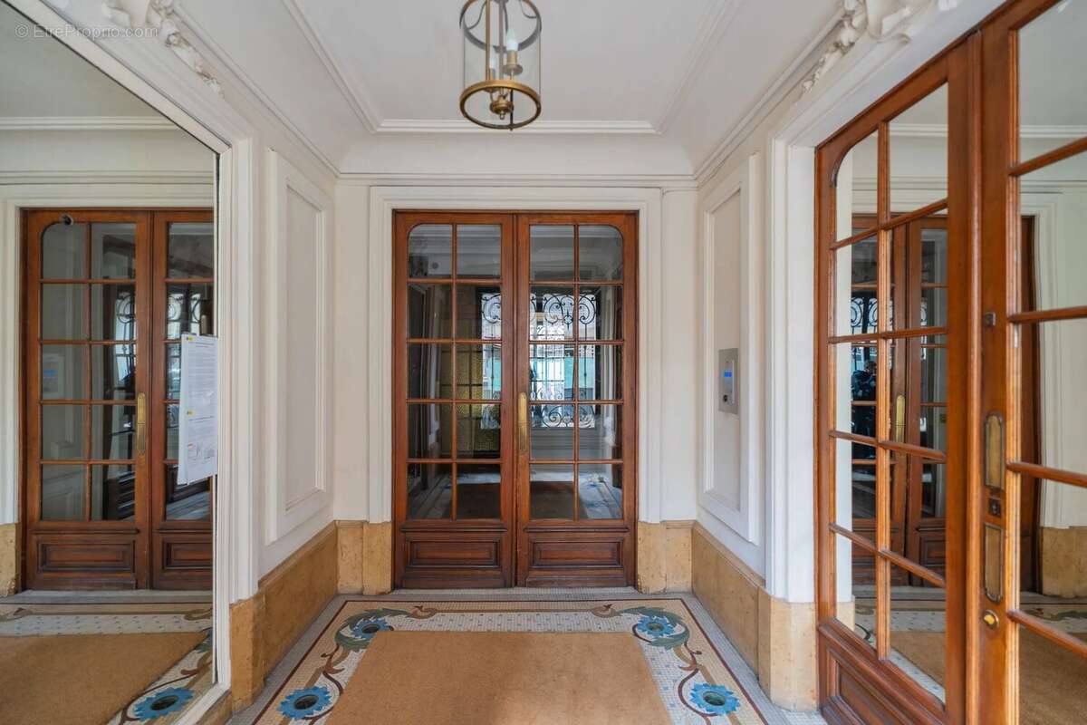 Appartement à PARIS-17E