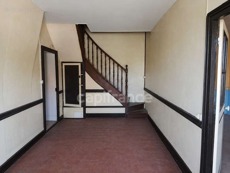 Maison à SAINT-PARIZE-LE-CHATEL
