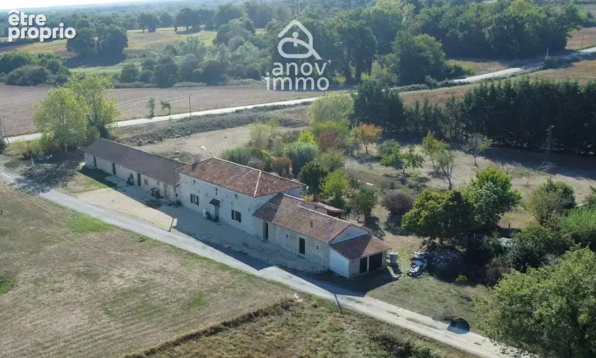 Photo Maison à Saint-Martin-L'ars au prix de 220 000€