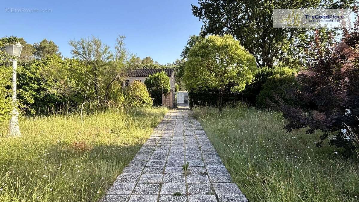 Terrain à FUVEAU