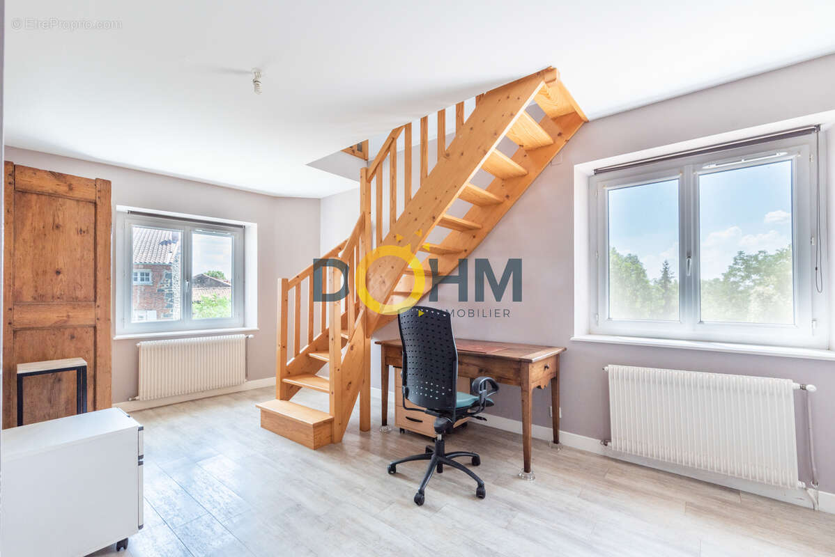 Ensemble immobilier, maison 146m2  plus  2 appartements sur terrain de 1075m2 - photo 9