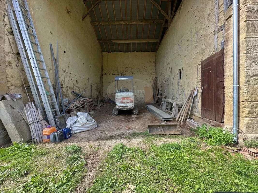 Maison à MONLEON-MAGNOAC