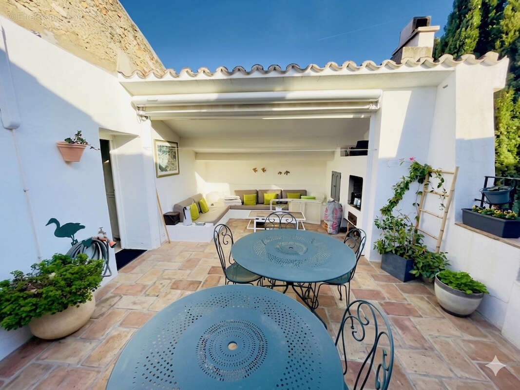 Maison à PLAN-DE-LA-TOUR