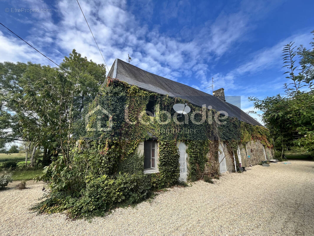 Maison à FLEURY