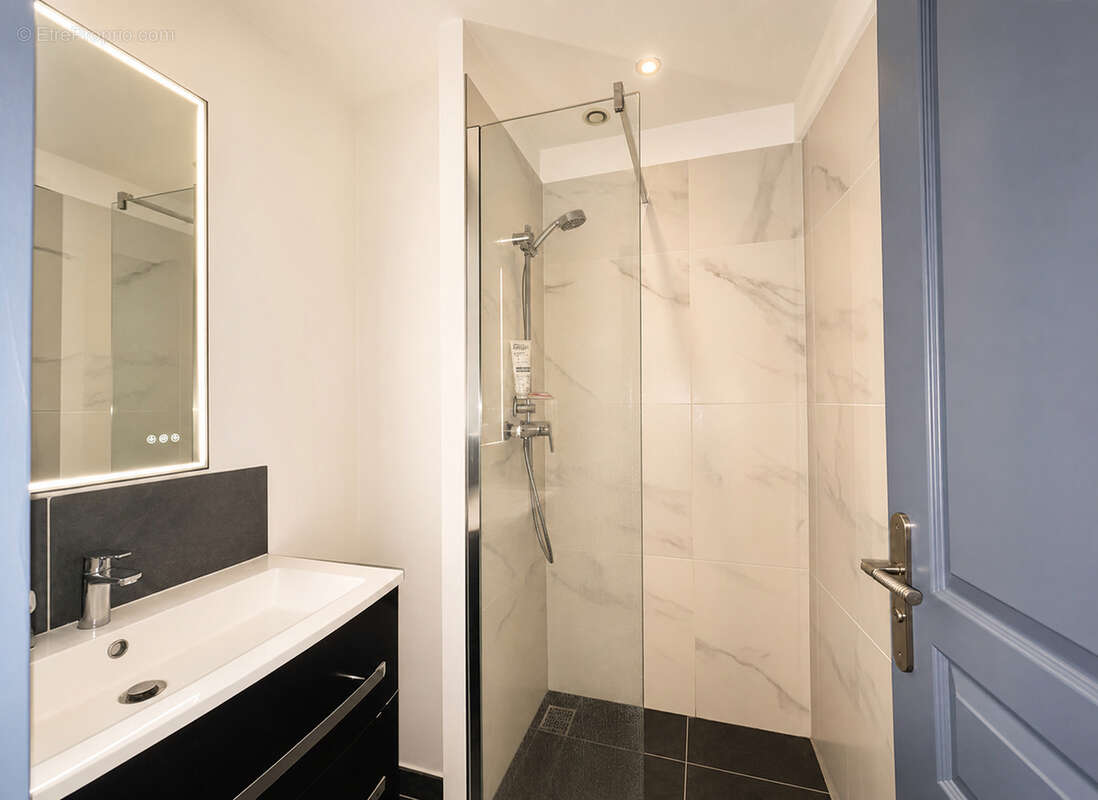 Appartement Saint Aygulf 1 pièce(s) 28 m2 + local commercial 10m² - photo 6