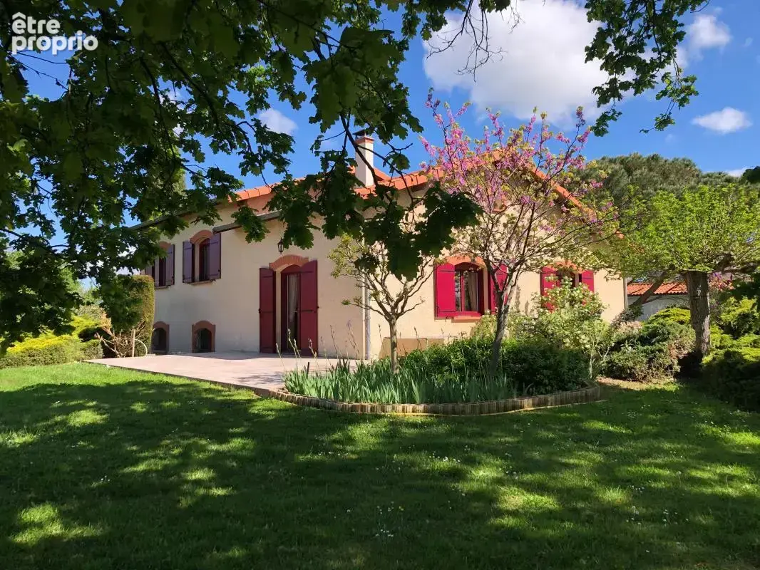 Photo Maison à Montaigut-Sur-Save au prix de 409 000€